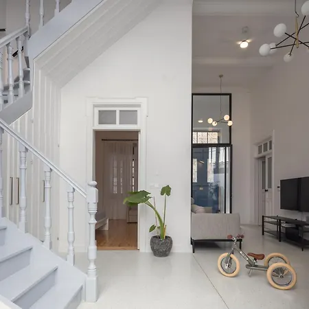 Nyaraló 1924 Gemini House Jacuzzi, Garden, Rooftop