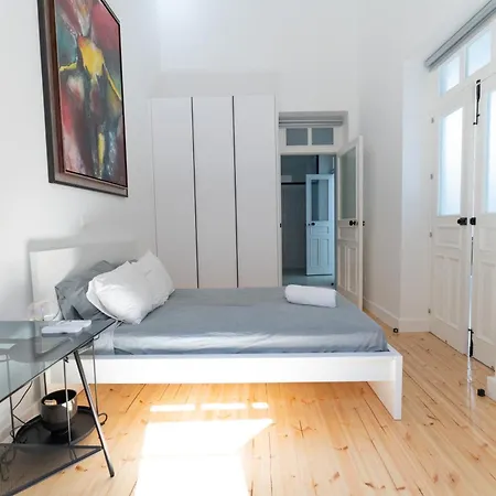 Dom wakacyjny 1924 Gemini House Jacuzzi, Garden, Rooftop *