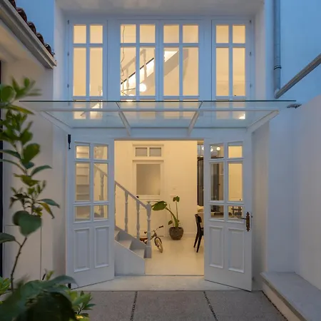 1924 Gemini House Jacuzzi, Garden, Rooftop * Nikosia