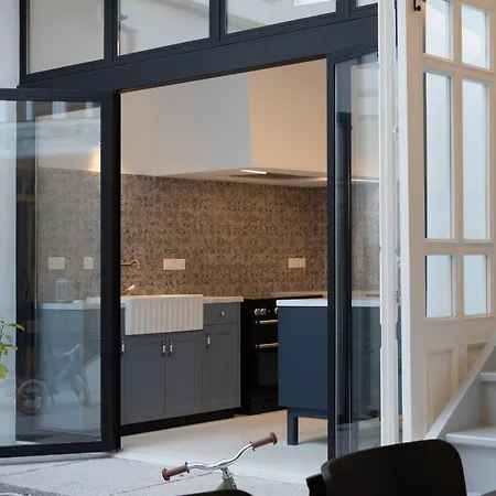 1924 Gemini House Jacuzzi, Garden, Rooftop