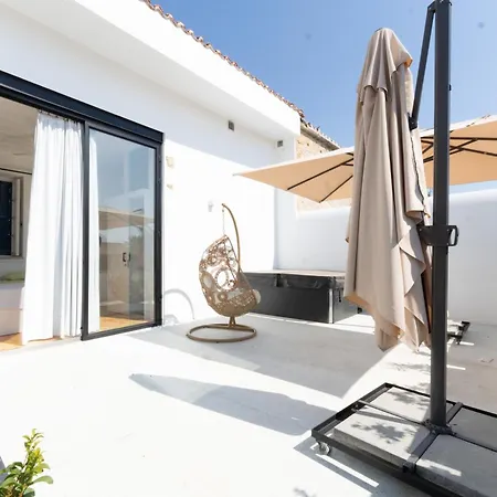 Ferienhaus 1924 Gemini House Jacuzzi, Garden, Rooftop *