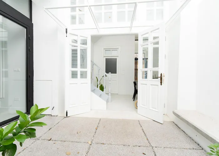 1924 Gemini House Jacuzzi, Garden, Rooftop 度假居 *