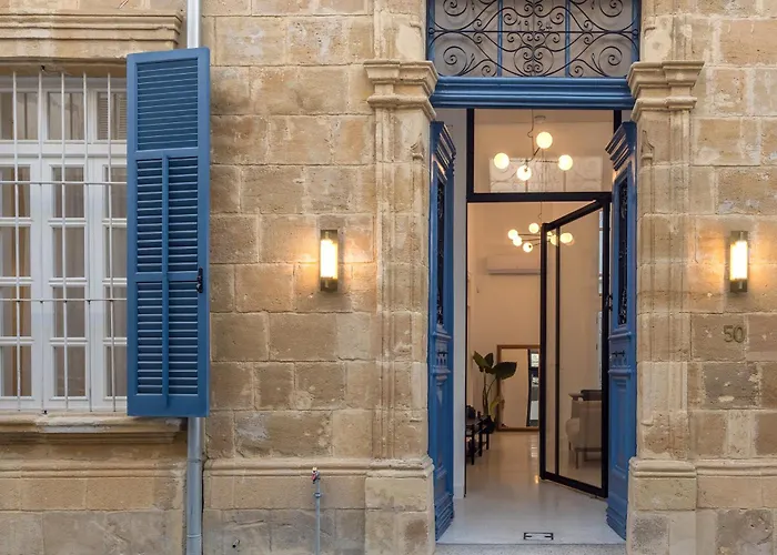 1924 Gemini House Jacuzzi, Garden, Rooftop Ferienhaus