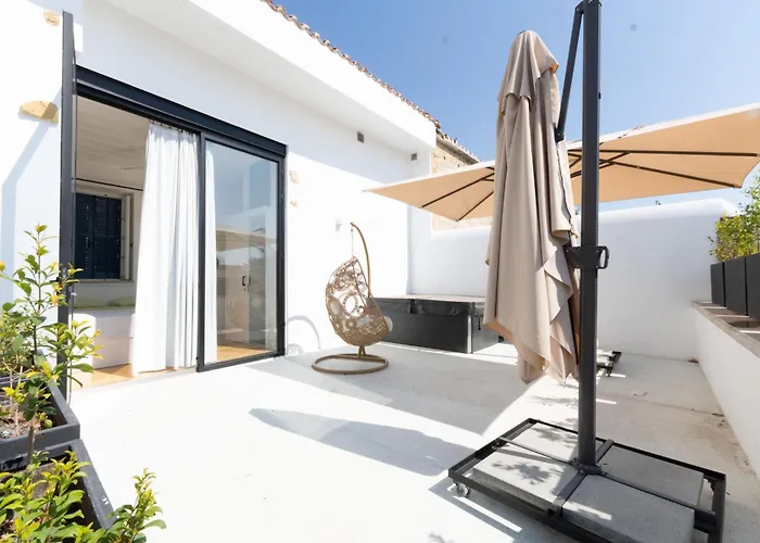 Ferienhaus 1924 Gemini House Jacuzzi, Garden, Rooftop *