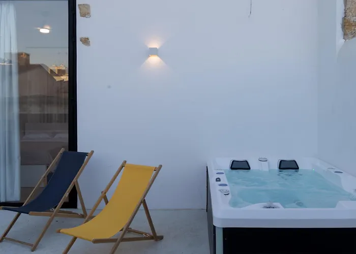 1924 Gemini House Jacuzzi, Garden, Rooftop Ferienhaus