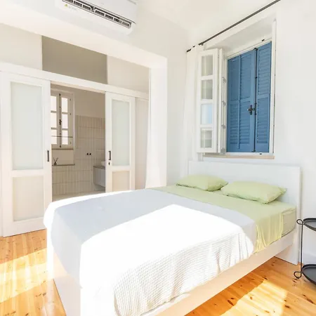 1924 Gemini House Jacuzzi, Garden, Rooftop Holiday home