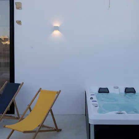 1924 Gemini House Jacuzzi, Garden, Rooftop Holiday home