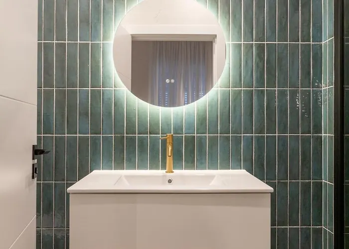 1924 Gemini House Jacuzzi, Garden, Rooftop בית נופש *